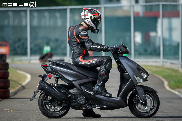 YAMAHA Cygnus Gryphus 125 勁戰六代 ABS 賽道試駕 水冷動力大提升 車身靈活更穩定