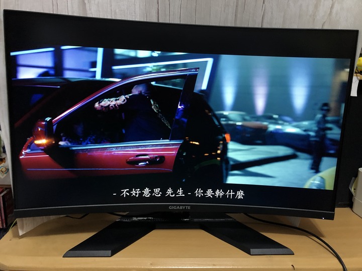 GIGABYTE GAMING G32QC 適合多用途使用, 征戰娛樂、工作皆能稱心如意