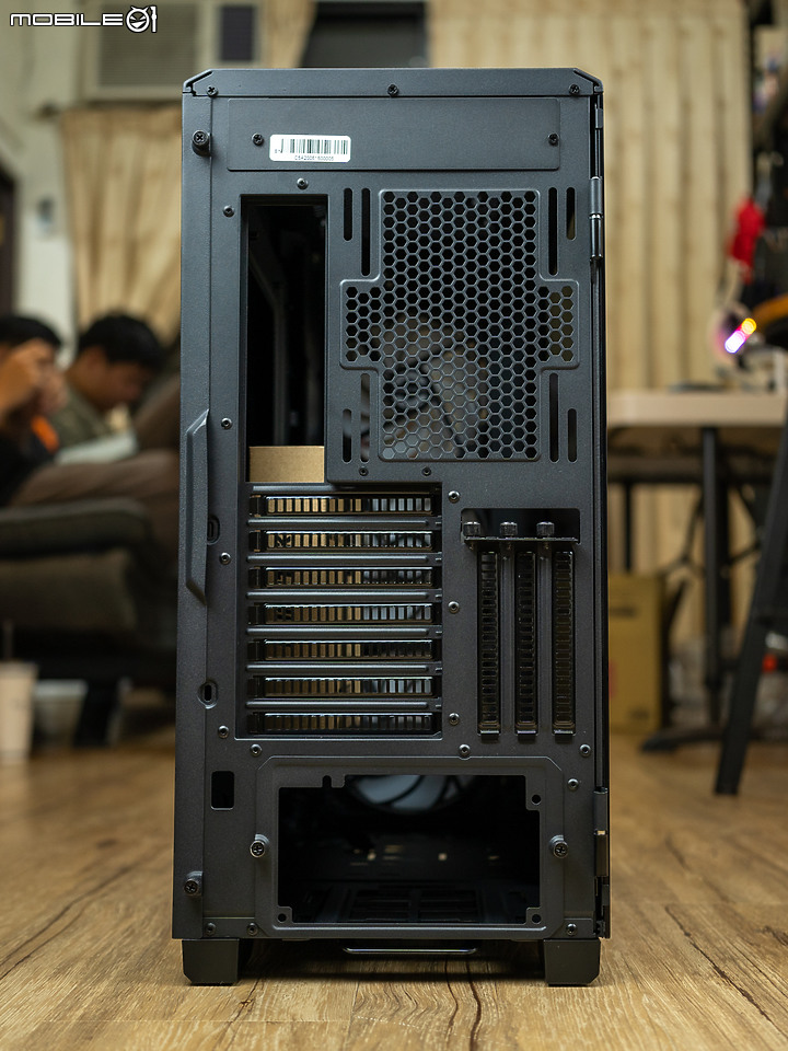 DRGB更吸睛、進氣大增量 Phanteks P500A DRGB