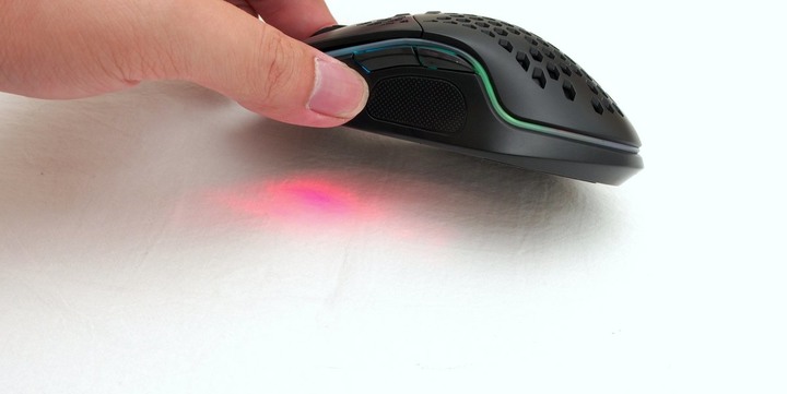 平價輕量洞洞鼠 Anacomda Black Hole RGB 遊戲滑鼠開箱