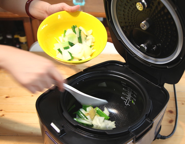 傳說中的廚具-Tefal 法國特福鮮呼吸智能萬用鍋 深度評測