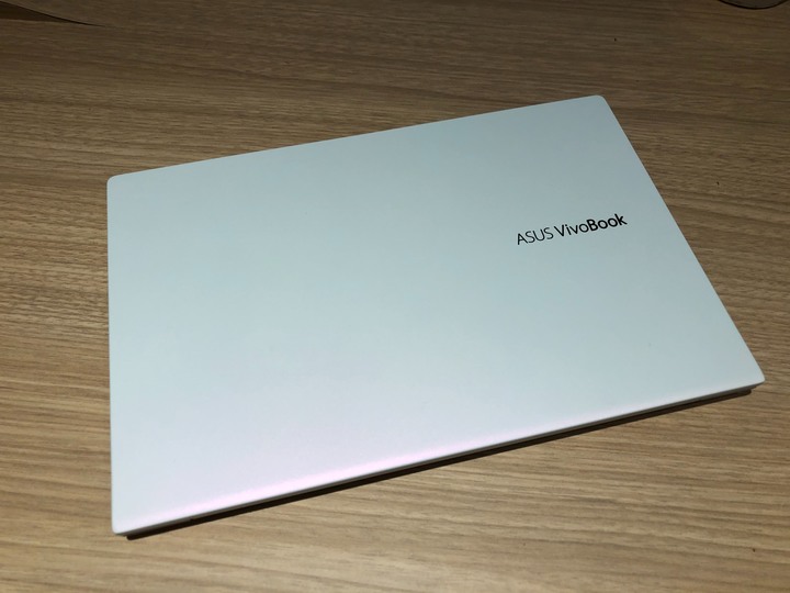 Vivobook S333幻彩獨角獸與幻彩白,兩台顏色實拍比較分享