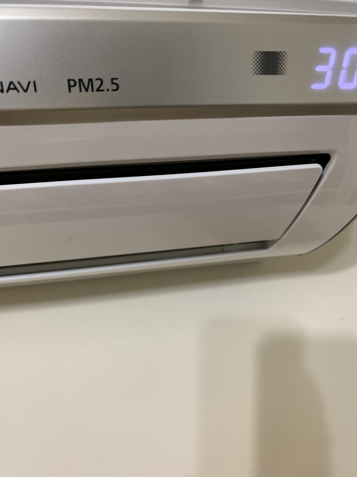 請問大家家裡冷氣出風口會這樣嗎?我的是PX系列