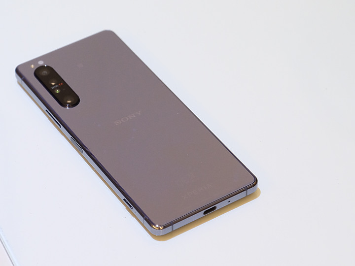 點我看大圖 持續進化的 _ Xperia 1 II