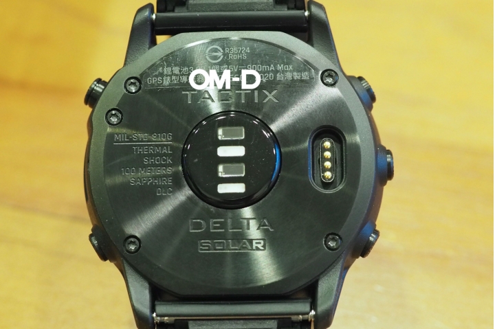 ［簡單開箱］GARMIN TACTIX DELTA SOLAR