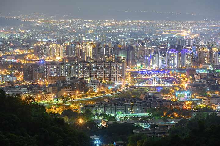 【Z 24200 F/4~F/6.3】一鏡在手，可長可廣，像極了愛情
