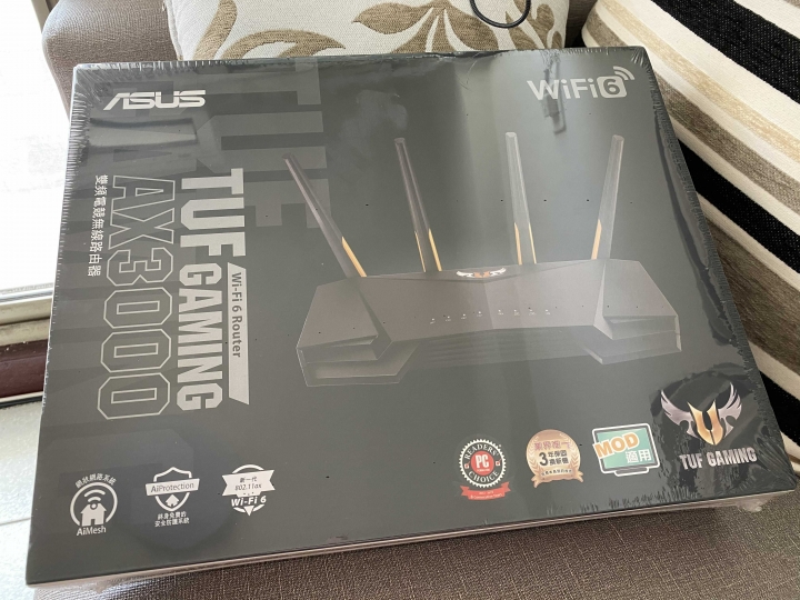 今天到貨了ASUS AX XT8 三頻mesh