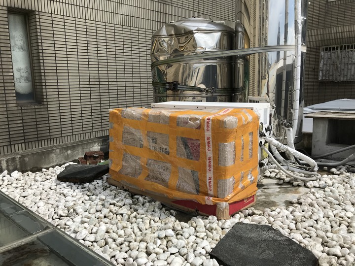 上群熱泵主機關箱VS大陸淘寶熱泵主機開箱及自行DIY安裝