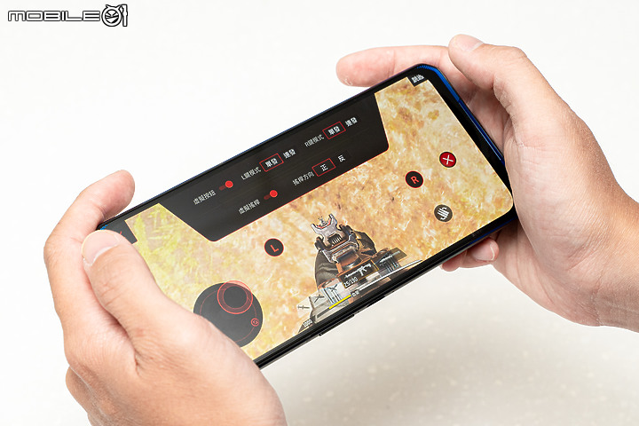 Lenovo Legion Phone Duel開箱速覽 規格同樣到頂、中置設計夠噱頭