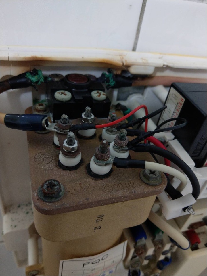 請教鑫司牌KS-888瞬熱型電熱水器燒毀問題