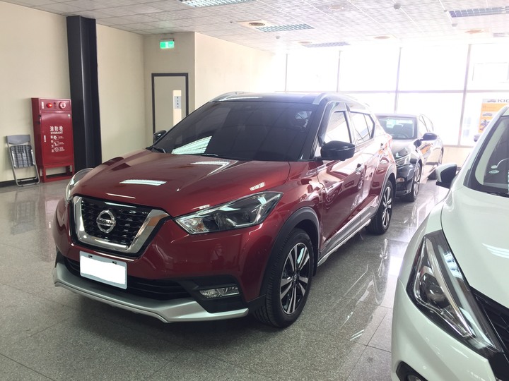 [開箱] 熱騰騰的紅黑雙色版新車NISSAN Kicks 開箱（含全台神單版）