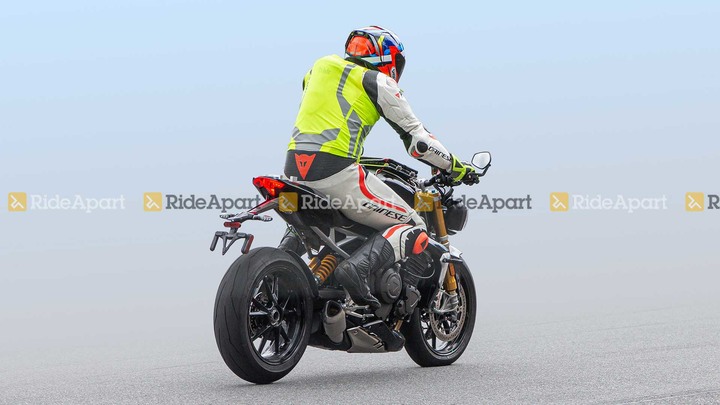 【海外快訊】TRIUMPH Speed Triple 2021 間諜照捕獲!預計搭載全新引擎