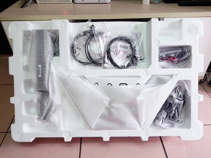 GIGABYTE G32QC 165Hz 曲面電競螢幕!天下武功,唯快不破!