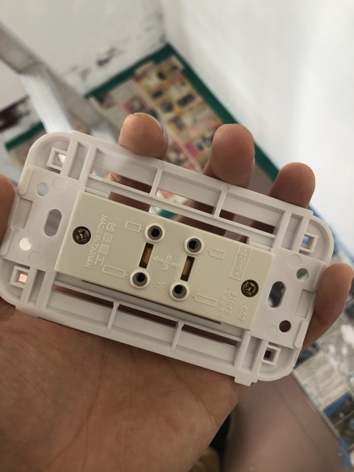新增插座，但有兩條中性線