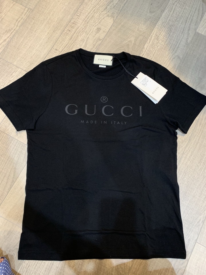 「開箱」GUCCI黑色帶綠紅側背包 & 黑色logo Tee