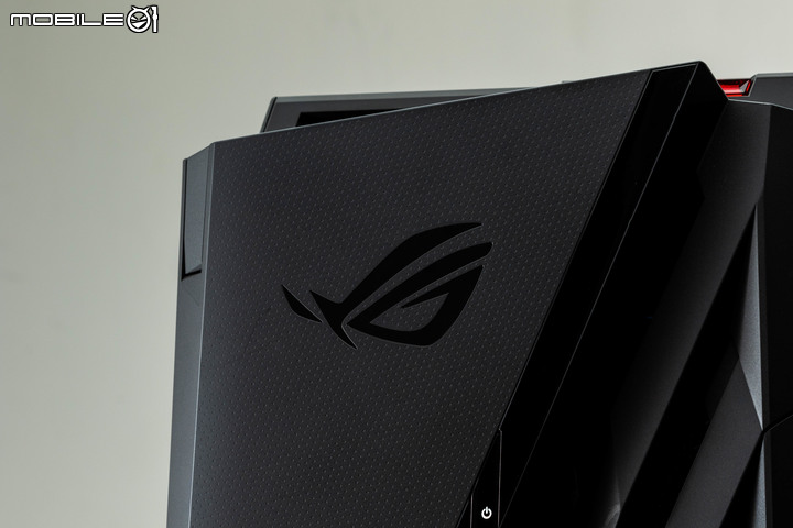 ROG STRIX GT35 電競主機實測 寬版機體擴充性與散熱兼具