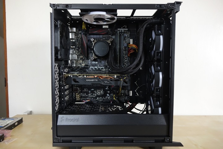【開箱】Fractal Design Define 7 Compact(側透玻璃)  重磅登場！！