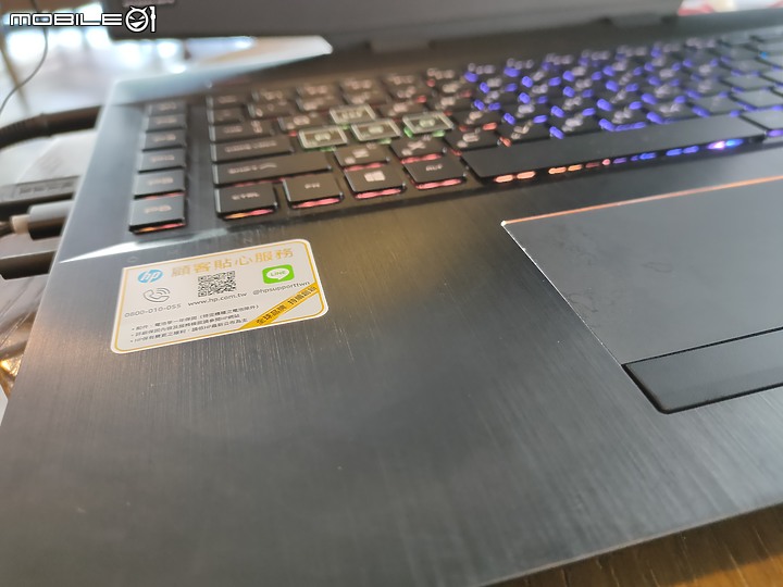 點我看大圖 不只潮還高質感,低調內斂好選擇,HP OMEN 17潮競系列。