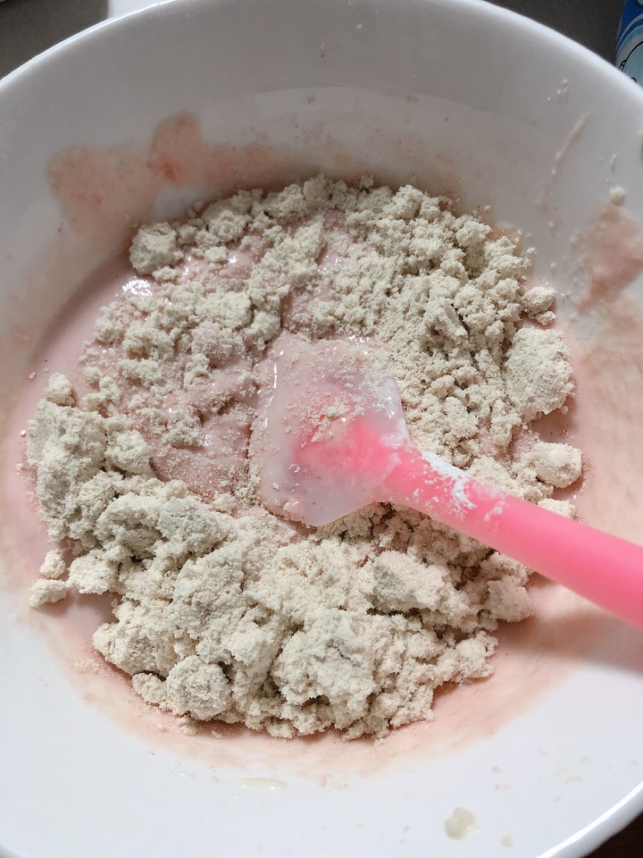 乳清蛋白做的高蛋白蛋糕...成品不好說