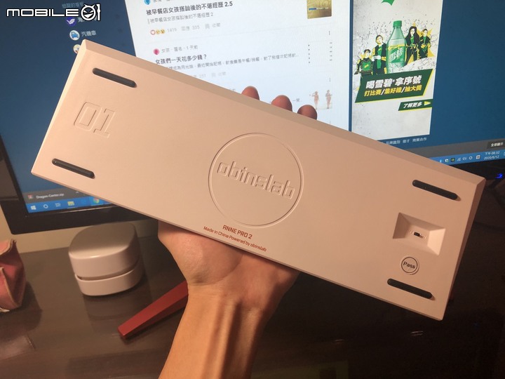 點我看大圖 輕巧的60%無線雙模機械鍵盤開箱- ObinsLab Anne Pro 2