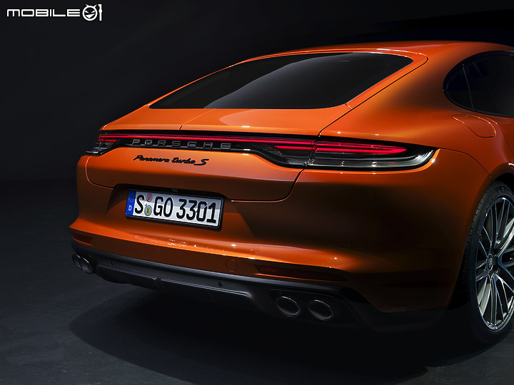 【最速跑房】小改款Porsche Panamera正式登場,內在更貼心、動力更加強勁!