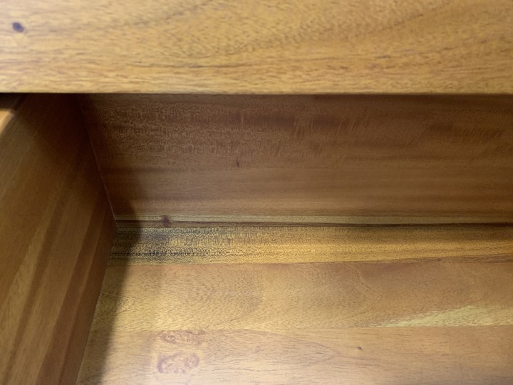 想請教關於原木傢俱的問題