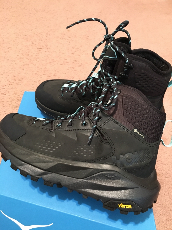 Hoka one one 登山靴，女兒的生日禮物