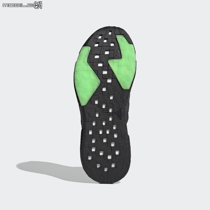 adidas X9000科技跑鞋問世 星空配色的立體BOOST美到捨不得落地!