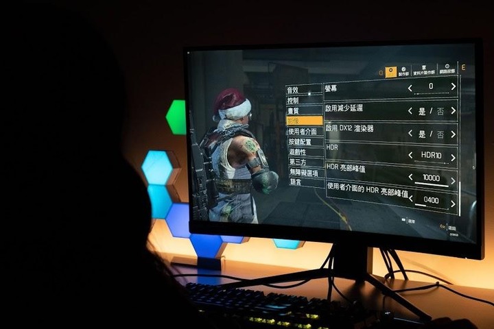 微星 MSI Optix MAG272CQR 電競曲面螢幕開箱評測與災情|1500R 曲率、165Hz、1ms、NVIDIA G-Sync、AMD FreeSync
