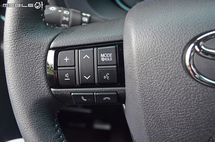 Toyota 小改款 Hilux 試駕,探索秘境的好夥伴!