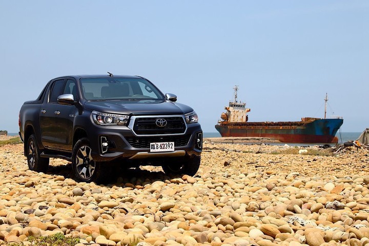 硬派皮卡新選擇? Toyota Hilux有沒有被拱上天?