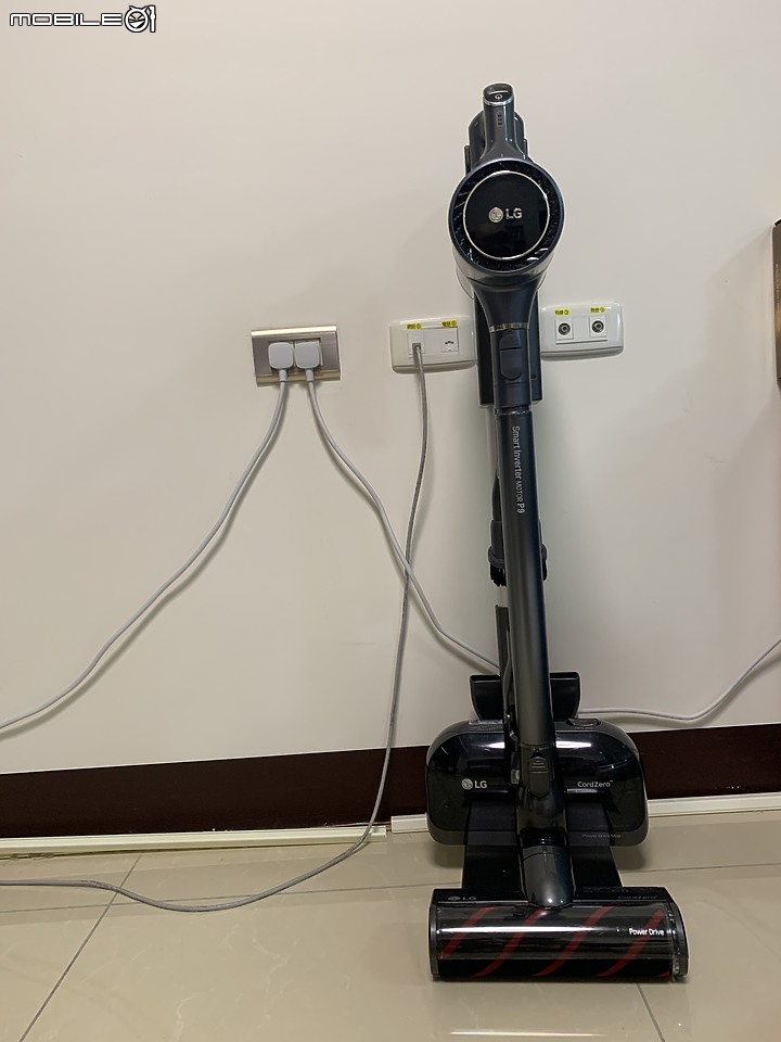 點我看大圖 【試用開箱】一機成就乾吸濕拖-超人爸爸的秘密- LG A9+濕拖無線吸塵器