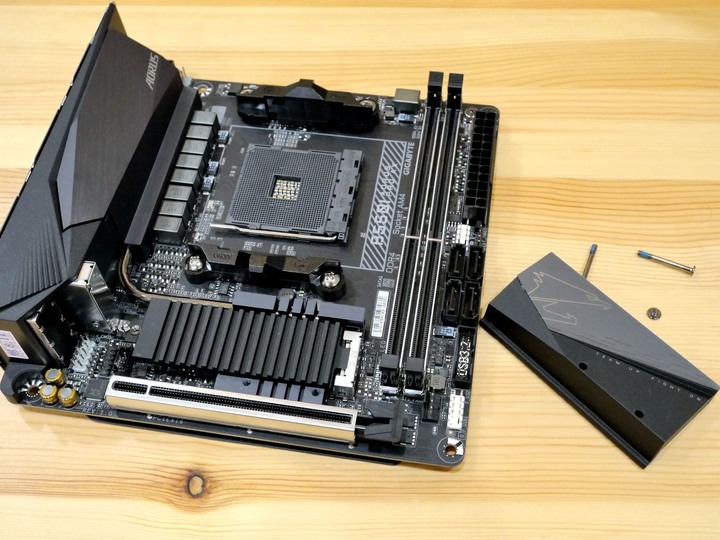 七奈米的小G機 feat. B550I AORUS x R7 4750G