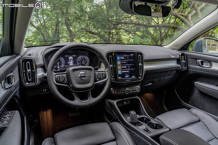 Volvo XC40 T3 Momentum 三缸新入門輕休旅試駕:都會小家庭最佳良伴