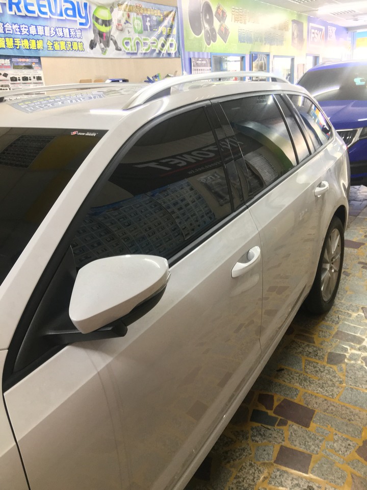 邁入第一個"萬"公里的里程碑 Octavia Combi 1.4 TSI