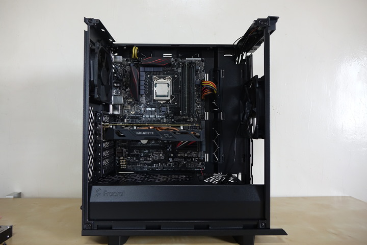 【開箱】Fractal Design Define 7 Compact(側透玻璃)  重磅登場！！