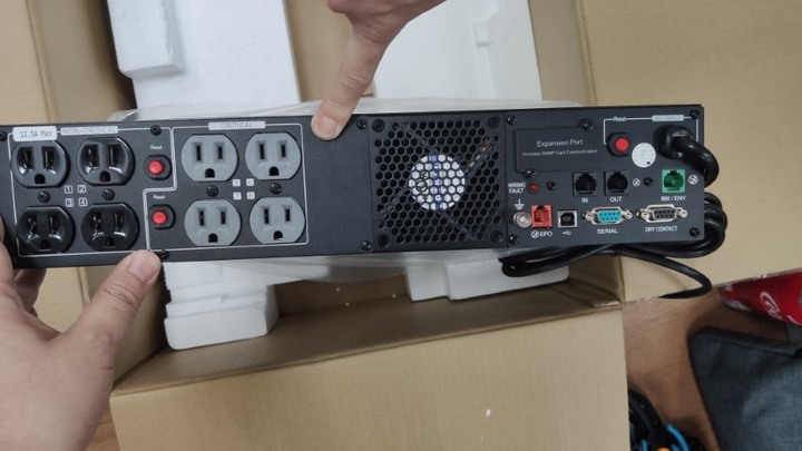 CyberPower PR1500RT2U 不專業開箱