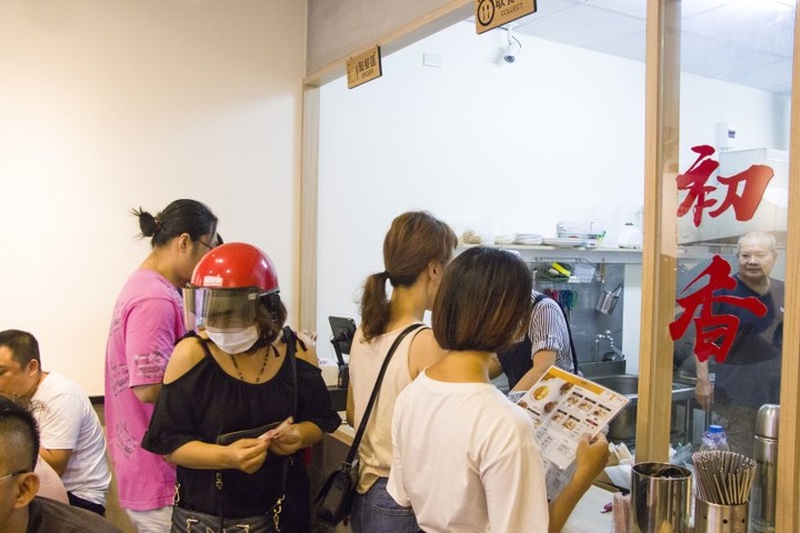 【北區｜食記】小清新便當店，媲美台南蝦仁飯等級美味～饕客最愛加點超Q彈滷大腸