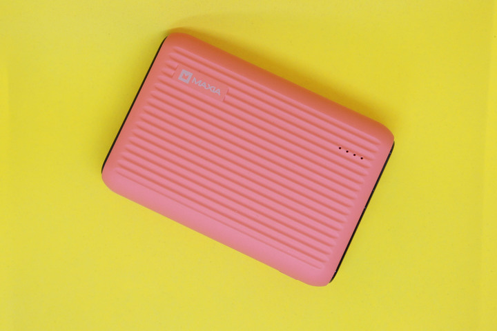 MAXIA 10000mAh 快充行動電源 我的日系無感攜帶新首選