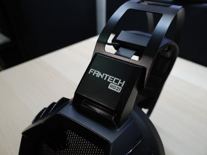 點我看大圖 FANTECH HG21 7.1聲道RGB電競耳機開箱評測