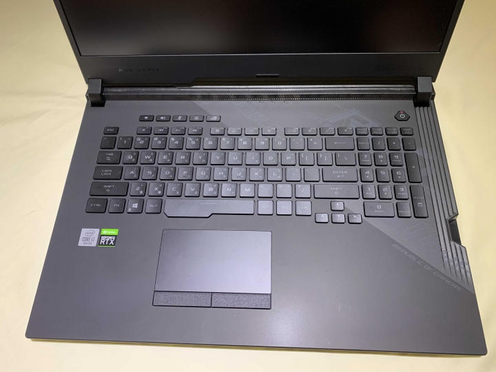 最後決定ROG strix scar 17