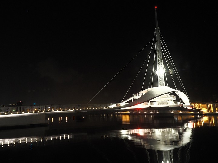 【小惡魔振興券】高雄市 鹽埕區 大港橋 — 全臺唯一會旋轉的行人橋