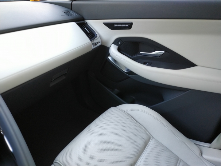 2020 E-Pace P200S 英訂小豹三個月使用心得