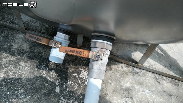 水塔間歇進水,換了浮球狀況一樣,請問有其他原因嗎?