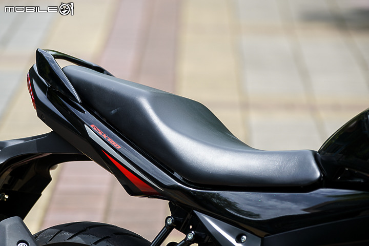 SUZUKI GSX150 Bandit 試駕 平坐墊才是舒適的本尊