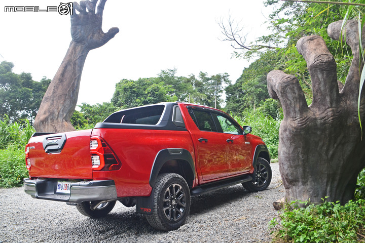 Toyota 小改款 Hilux 試駕,探索秘境的好夥伴!