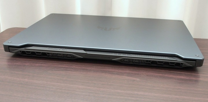 移動大視界 ASUS TUF GAMING F17 FX706LI 開箱