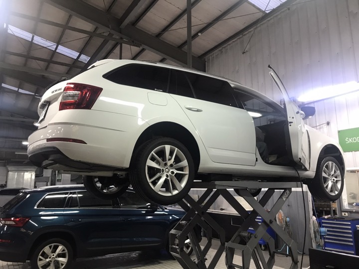 邁入第一個"萬"公里的里程碑 Octavia Combi 1.4 TSI