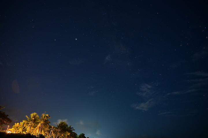 Nikon Z 24-200mm f/4-6.3加在Z6的開箱：車城龜山大橋及獅子鄉內獅國小前海邊銀河照。