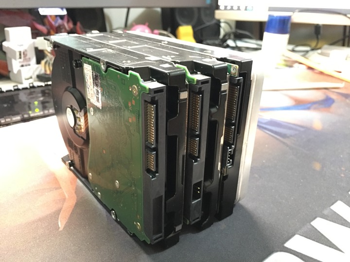 [分享] MOMO12T(Exos X16)、美亞12T(HC530降速版)、淘寶8T(Ultrastar He8)
